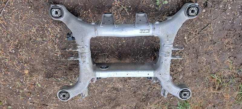 BMW F10  Wózek sanki zawieszenie tył