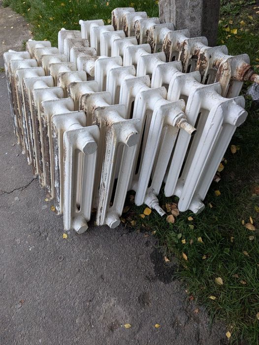 Продам чугунні батареї