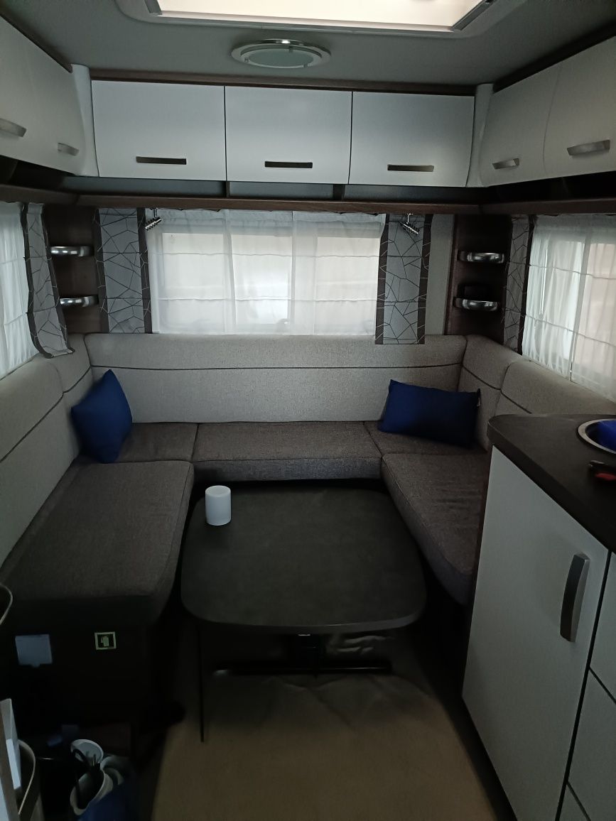 Caravana knaus semi nova