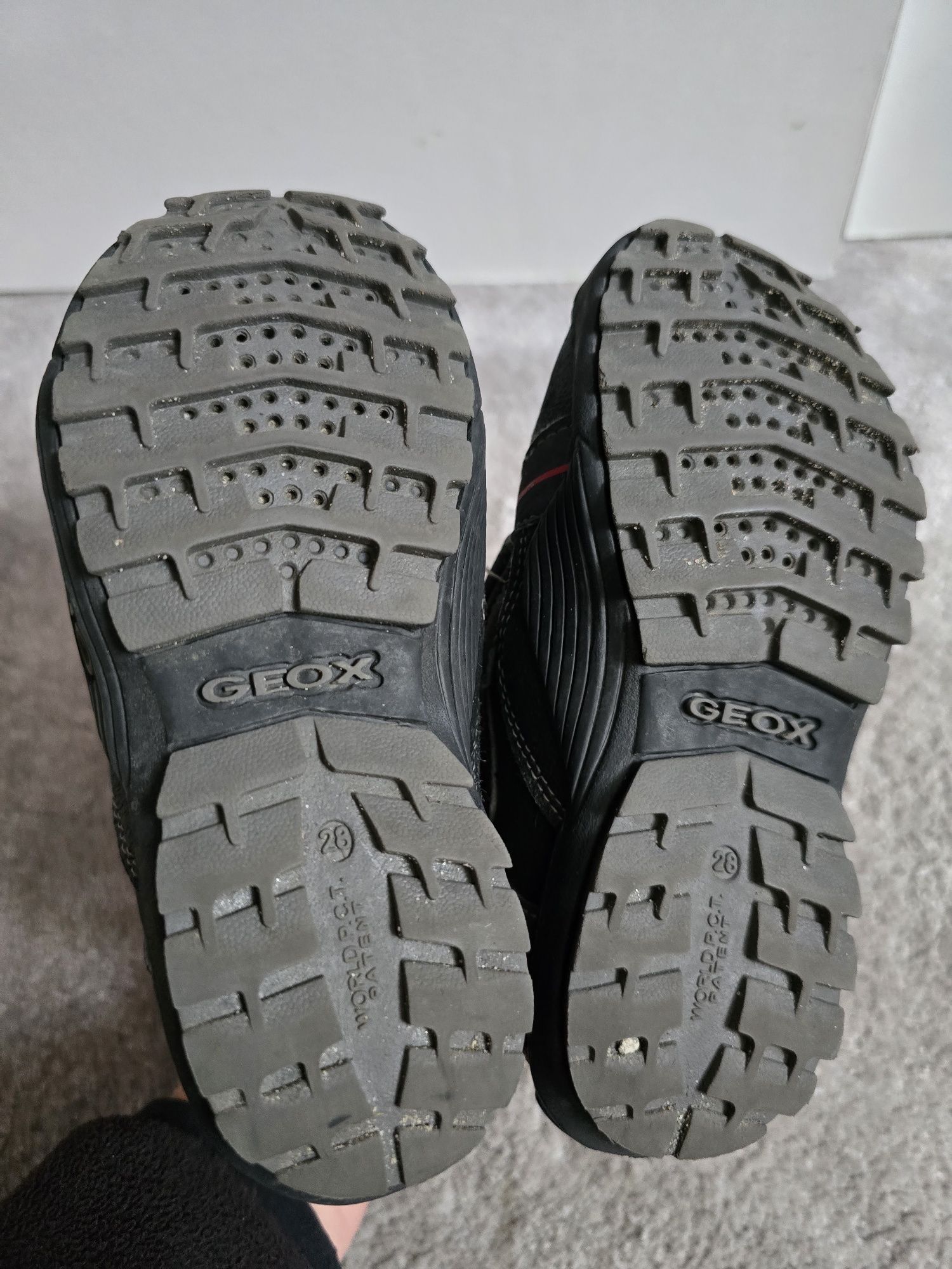 Buty botki  dziecięce  Geox rozmiar 28 na rzepy