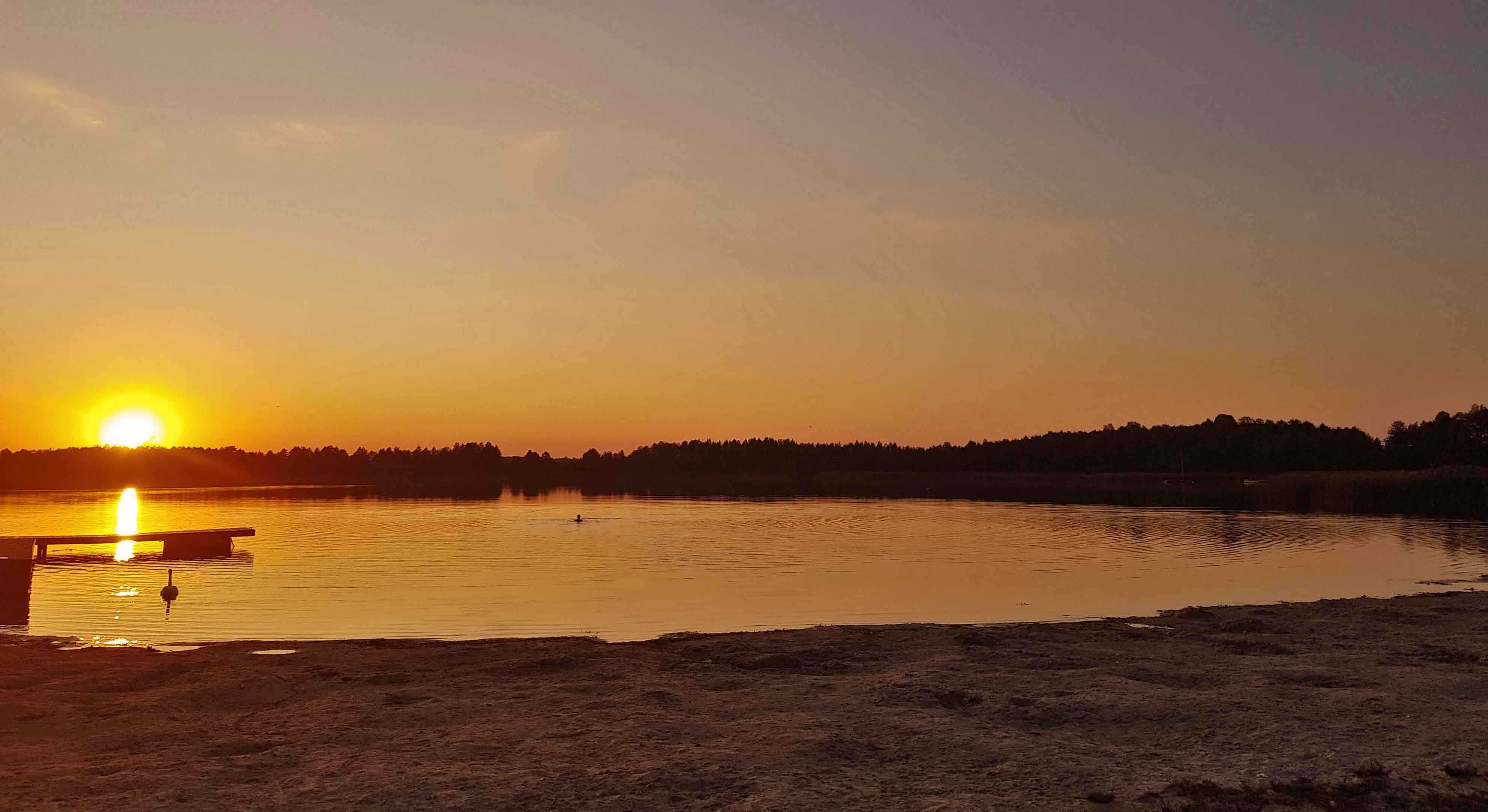 Domek / nocleg nad jeziorem Rotcze Grabniak blisko plaży.