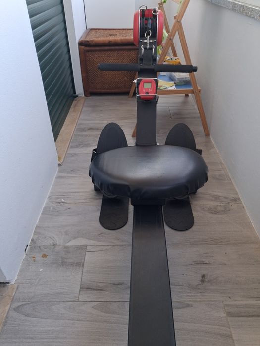 Máquina de remo como nova