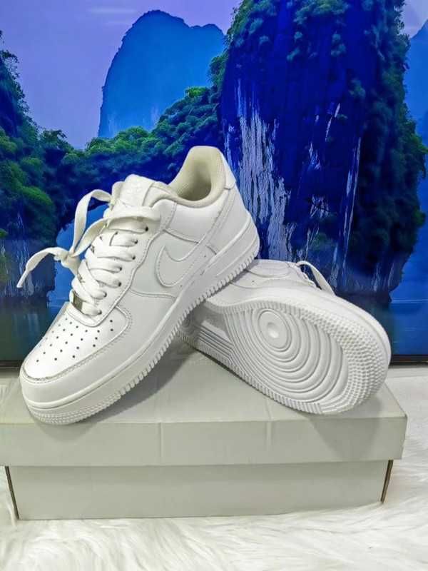 Iconic White on White Nike Air Force 1 Low ‘07 39