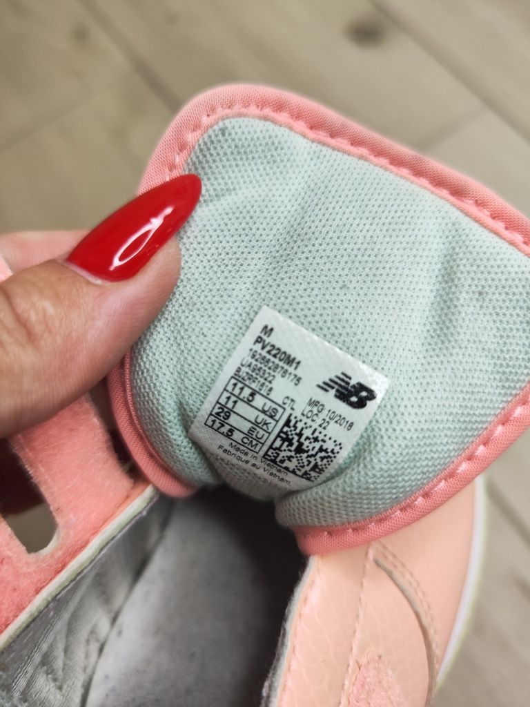 Кросівки для дівчинки New Balance 29 рр