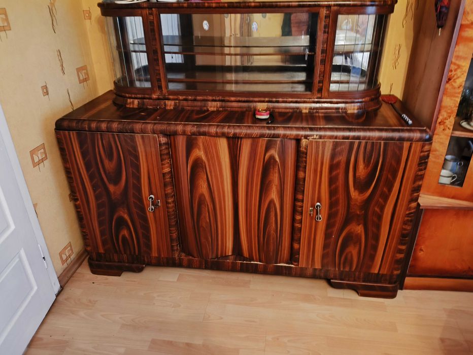 Szafa kredens z nadstawką stół z krzesłami PRL