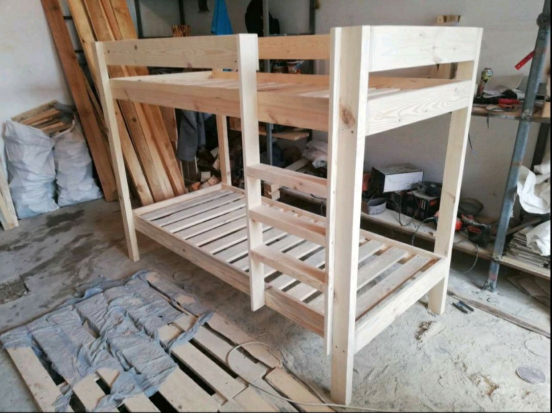 Кровати, мебель из дерева
