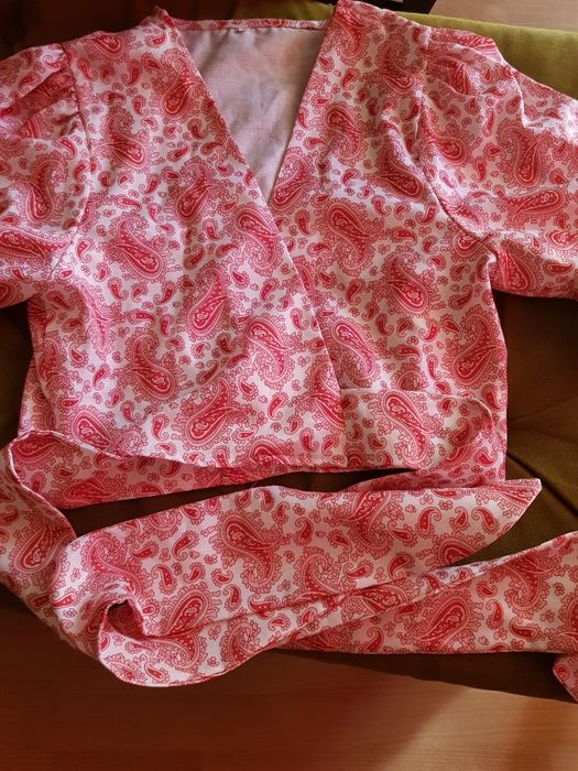 Bluzka kopertowa top crop
