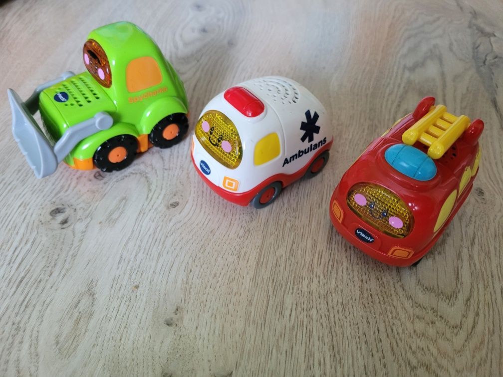 Garaz Vtech tut tut, zadbany. Plus 3 dodatkowe autka.