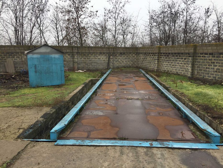 Продам отдельно стоящую базу.