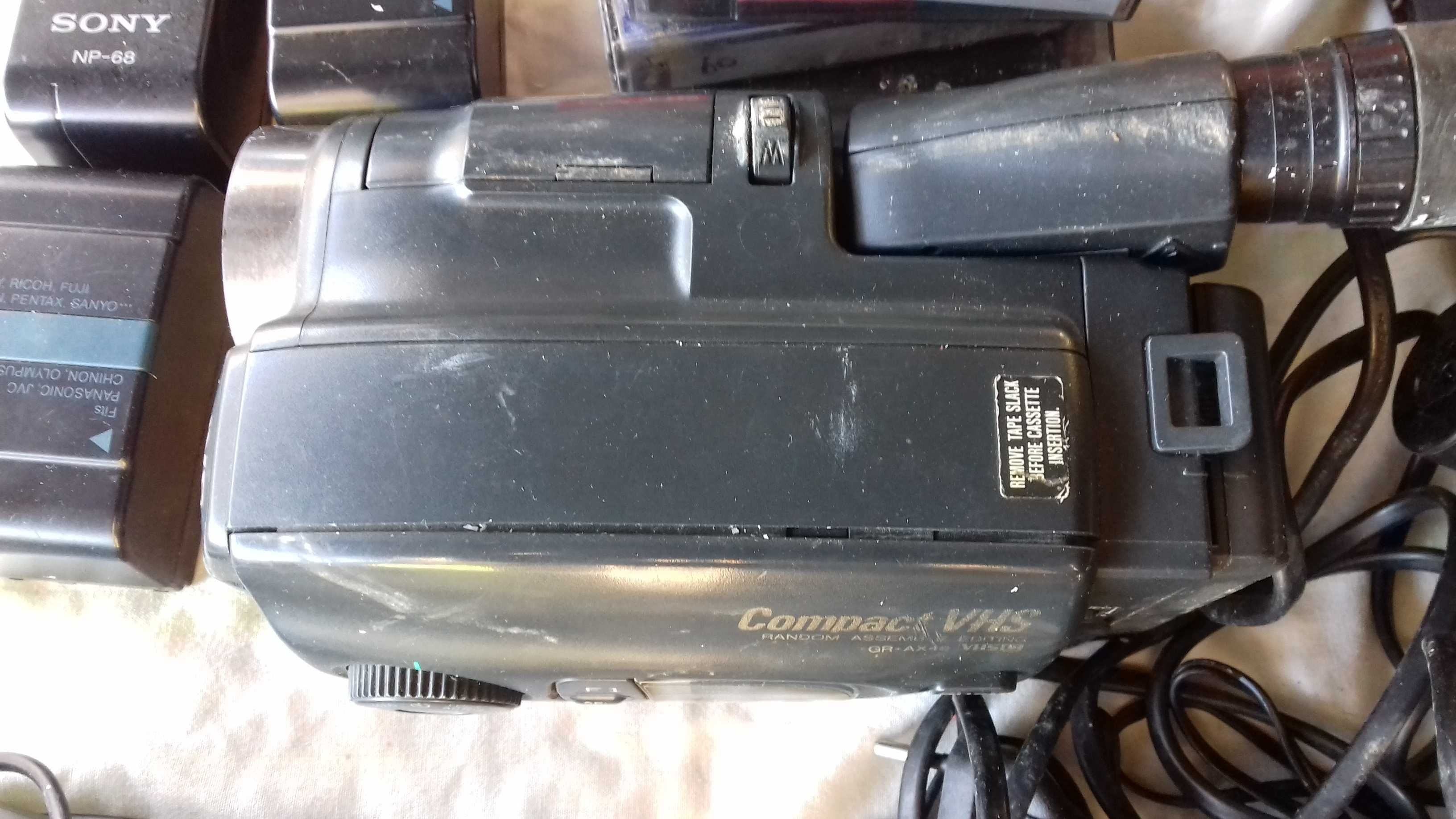 Câmera de vídeo JVC Compact VHS