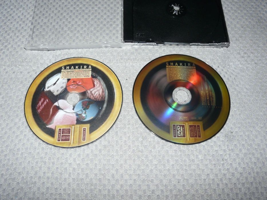 CD/DVD Shakira Laundry Service Limited Edition Washed And Dried