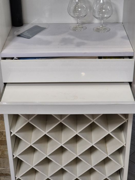 Шафа для алкоголю