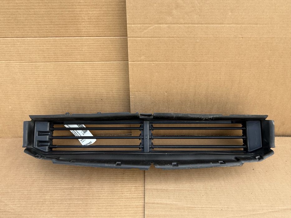 Polestar 2 wlot kierownica powietrza żaluzja dolna