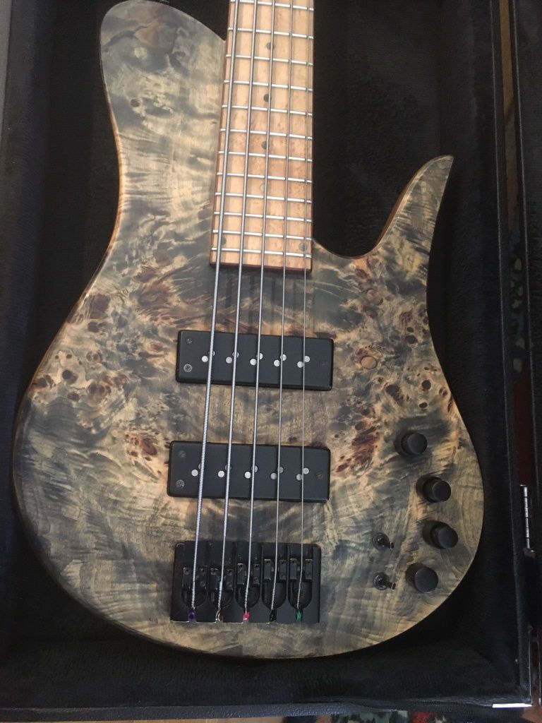Baixo JCR (custom)