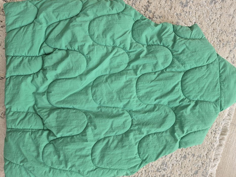 Kamizelka bezrękawnik dla dziewczynki Reserved r. 140