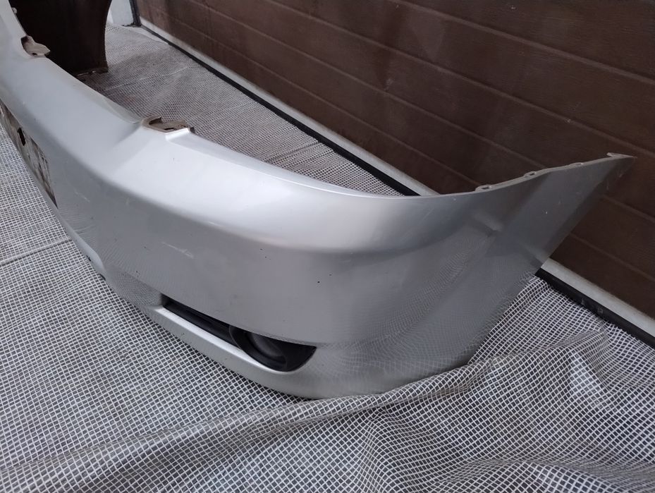 Toyota Corolla Verso zderzak przód 1C0 wysyłka