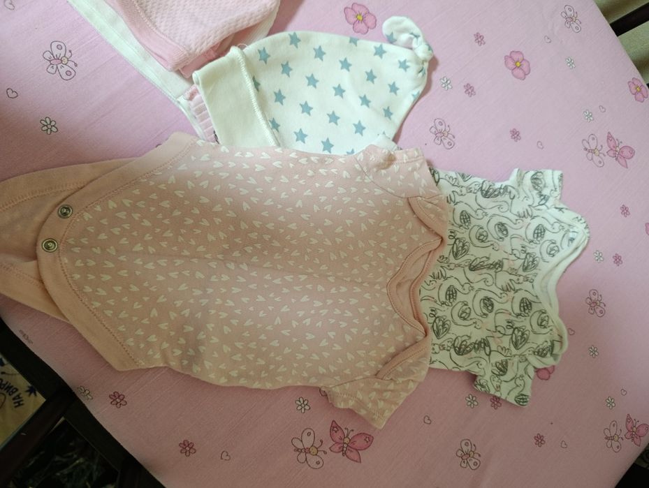 Продам в відмінному стані кокон і дитячу ванночку з матрасиком+ речі