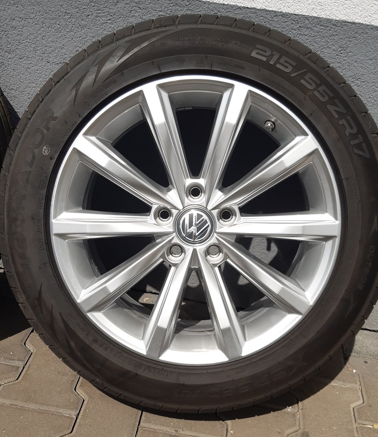 Felgi aluminiowe 5x112 R17 VW z oponami