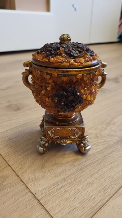 Bursztynowa szkatułka na biżuterię bursztyn