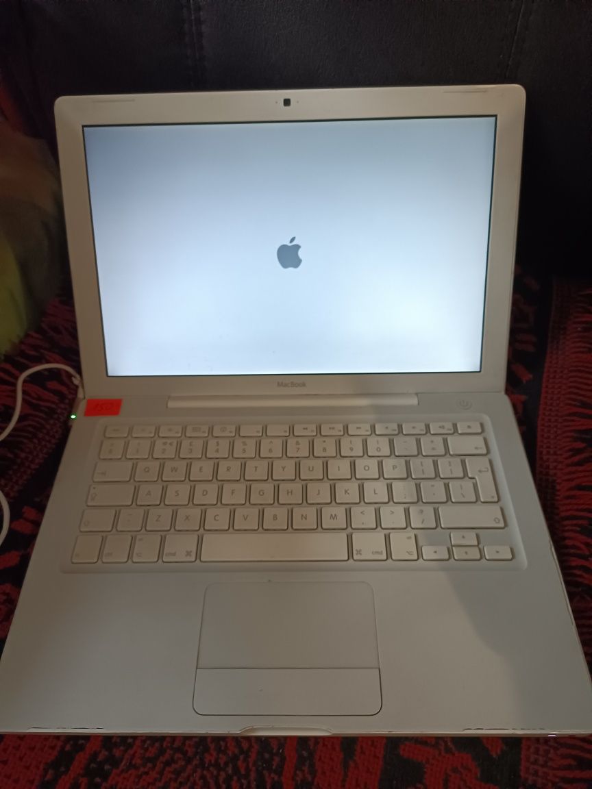 Laptop MacBook 10.6.8