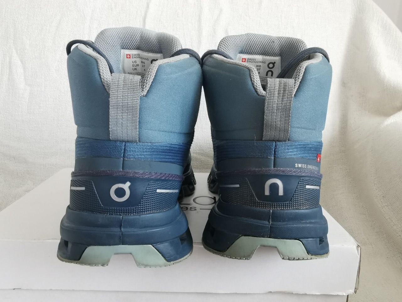 On Cloud Swiss Engineering Cloudrock Waterproof  37