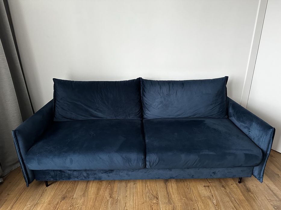 Welurowa sofa kanapa granatowa Caya Design stan bardzo dobry
