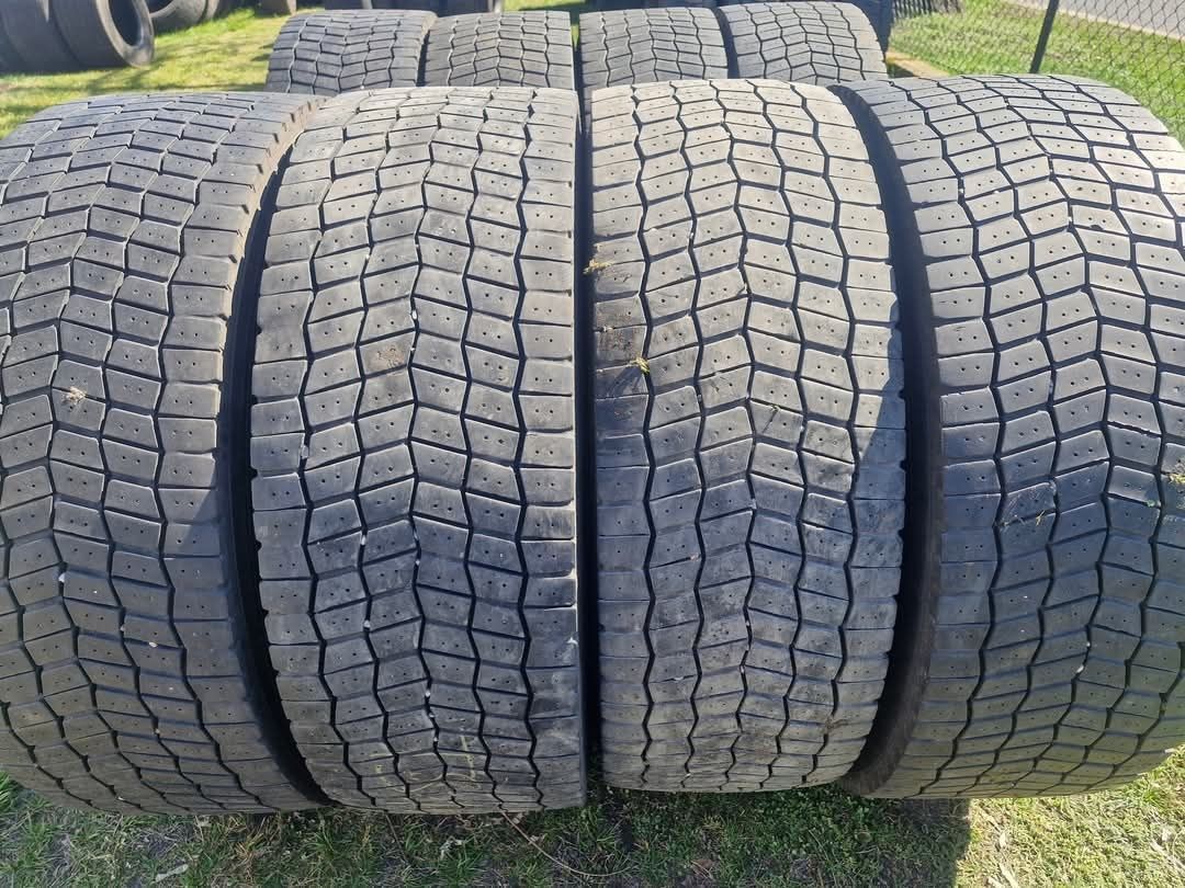 315/70R22.5 Bridgestone Dunlop Continental Goodyear Pirelli Michelin