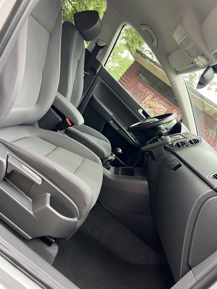 VW Golf 5 Plus 1.6 Benzyna 115KM 6 BIEGÓW HAK ISOFIX Navi Tempomat PDC