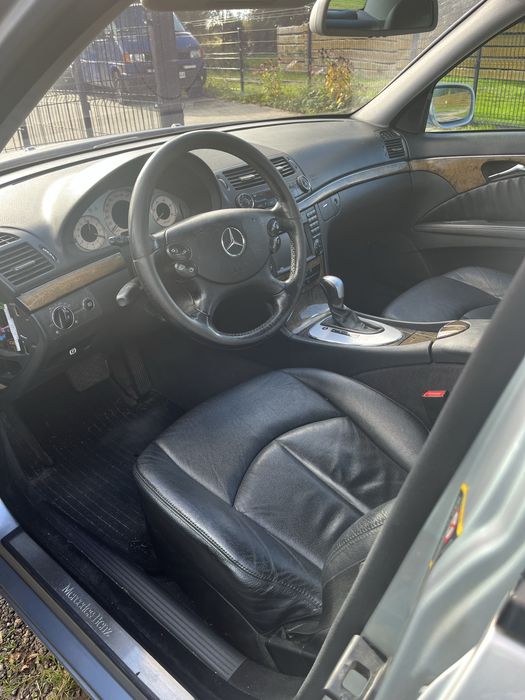 Mercedes W211 E320