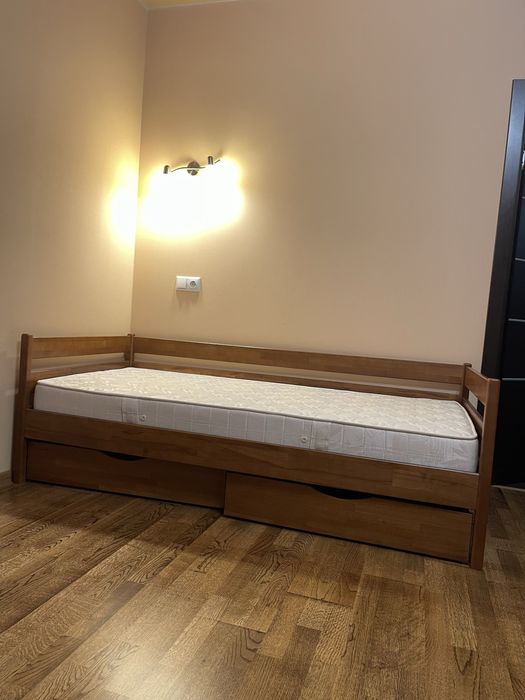 Кровать детская из натурального дерева -бук.