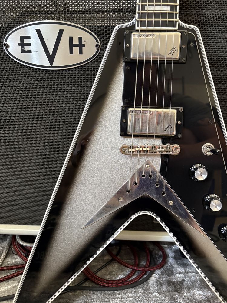 Epiphone brent hinds silverburst flying v