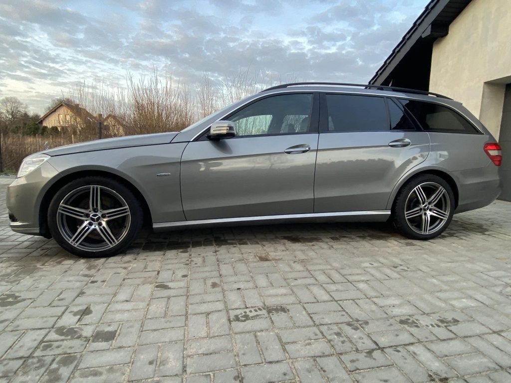 Mercedes E-classe CDI 250 automat  Stan perfekt 204 ps Z Niemiec !