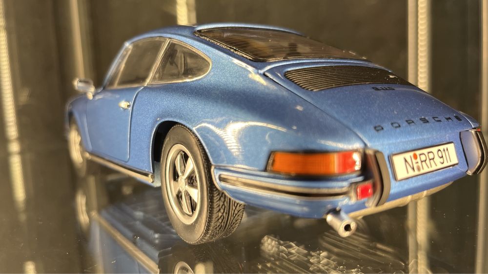 Porsche 911 (1973) - Schuco 1/18