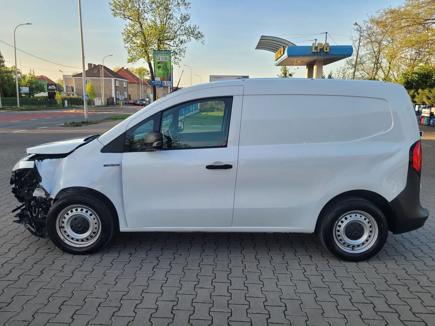 Mercedes-Benz Citan  E-CITAN ELEKTRYK lekko uszkodzony stan BARDZO DOBRY