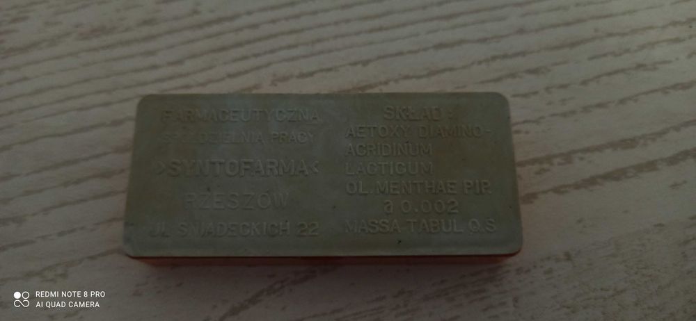 Maszynka do golenia PRL oraz przyrząd do cieniowania włosów prl