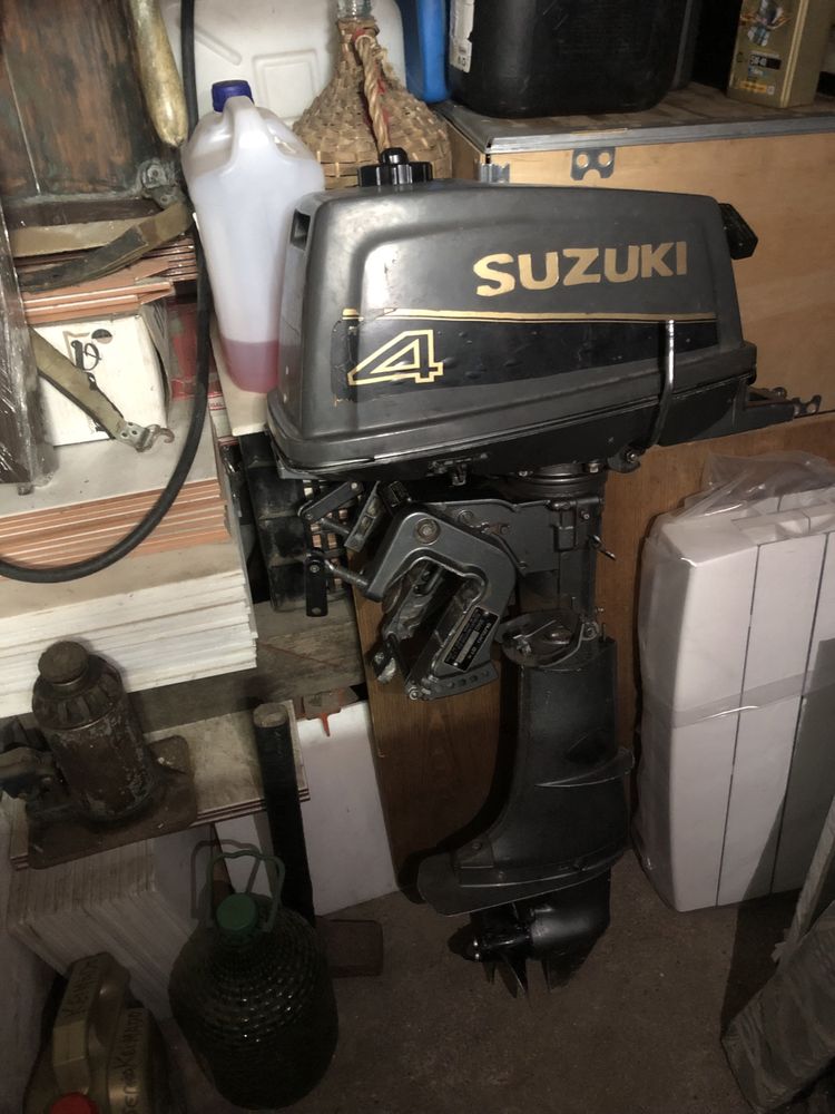 Motor susuki 4cv