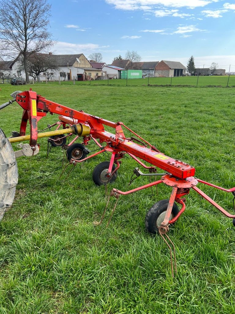 Przetrząsarka Fella TH520D przewracarka zgrabiarka Pottinger KuhnClaas