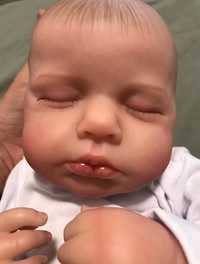 Realistyczna lalka typu Reborn śpiący bobas duża 50cm nowa prezent