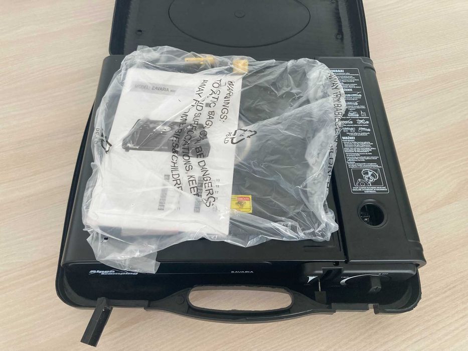 Turystyczna kuchenka gazowa czarna