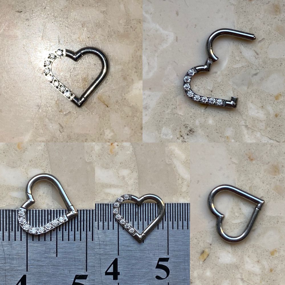 Unisex kolczyk 8 mm piercing 16G kółko prawe serce segment ring Tytan