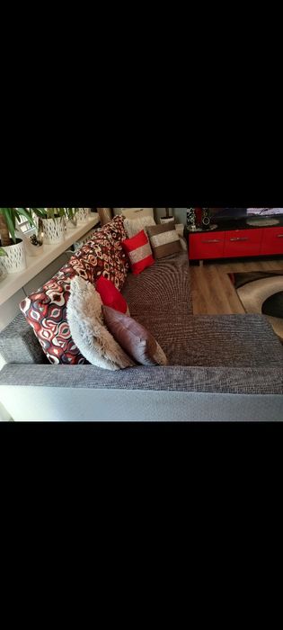 Sprzedam kanapę narożną, w stanie bardzo dobrym.