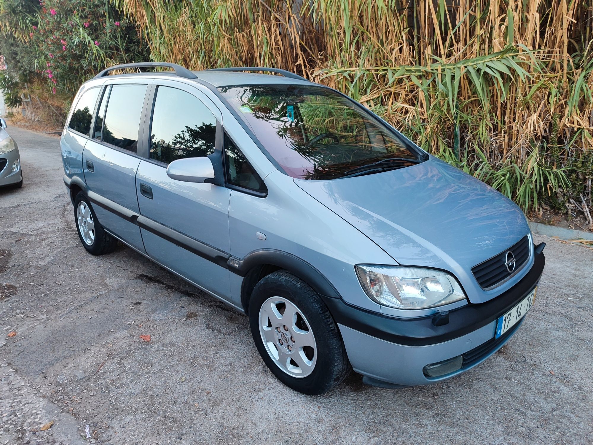 Opel Zafira 1.6 elegance