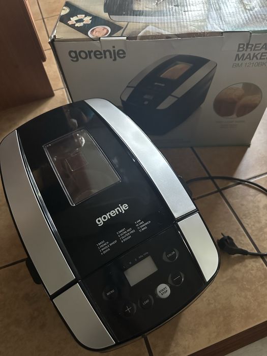 Продам хлібопіч Gorenje BM 1210BK