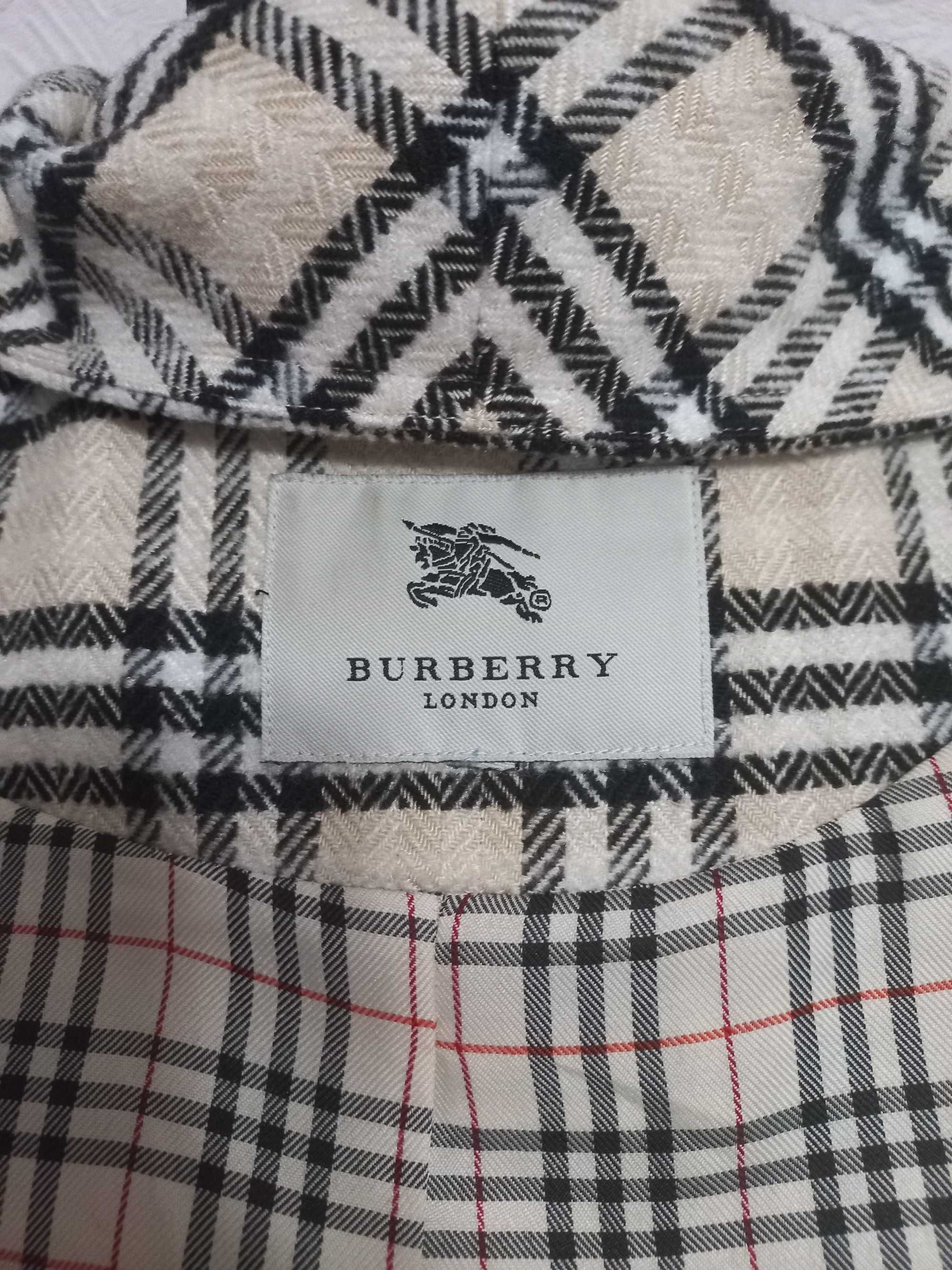 Пальто  burberry