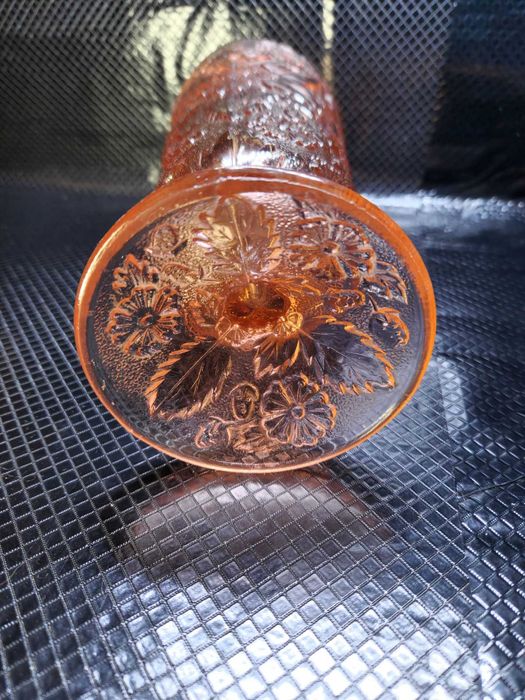 Wazon z różowego szkła - Poziomki - Eryki Trzewik Drost HSG Ząbkowice