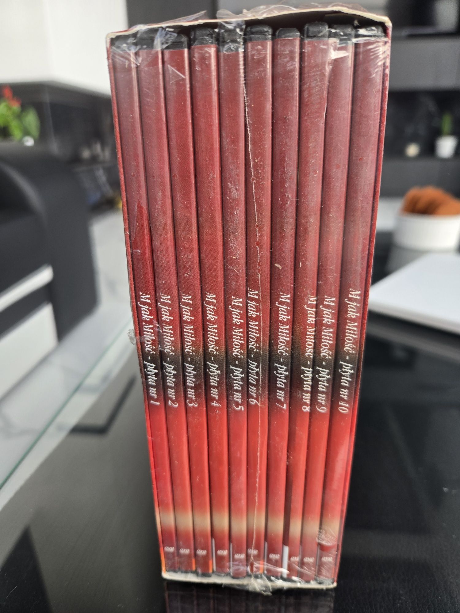 Zestaw 10 płyt DVD - 60 odcinków serialu  M jak Miłość