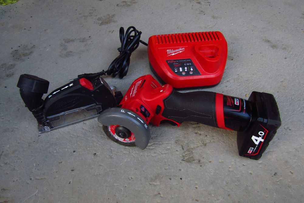 Szlifierka kątowa Milwaukee M12 FCOT