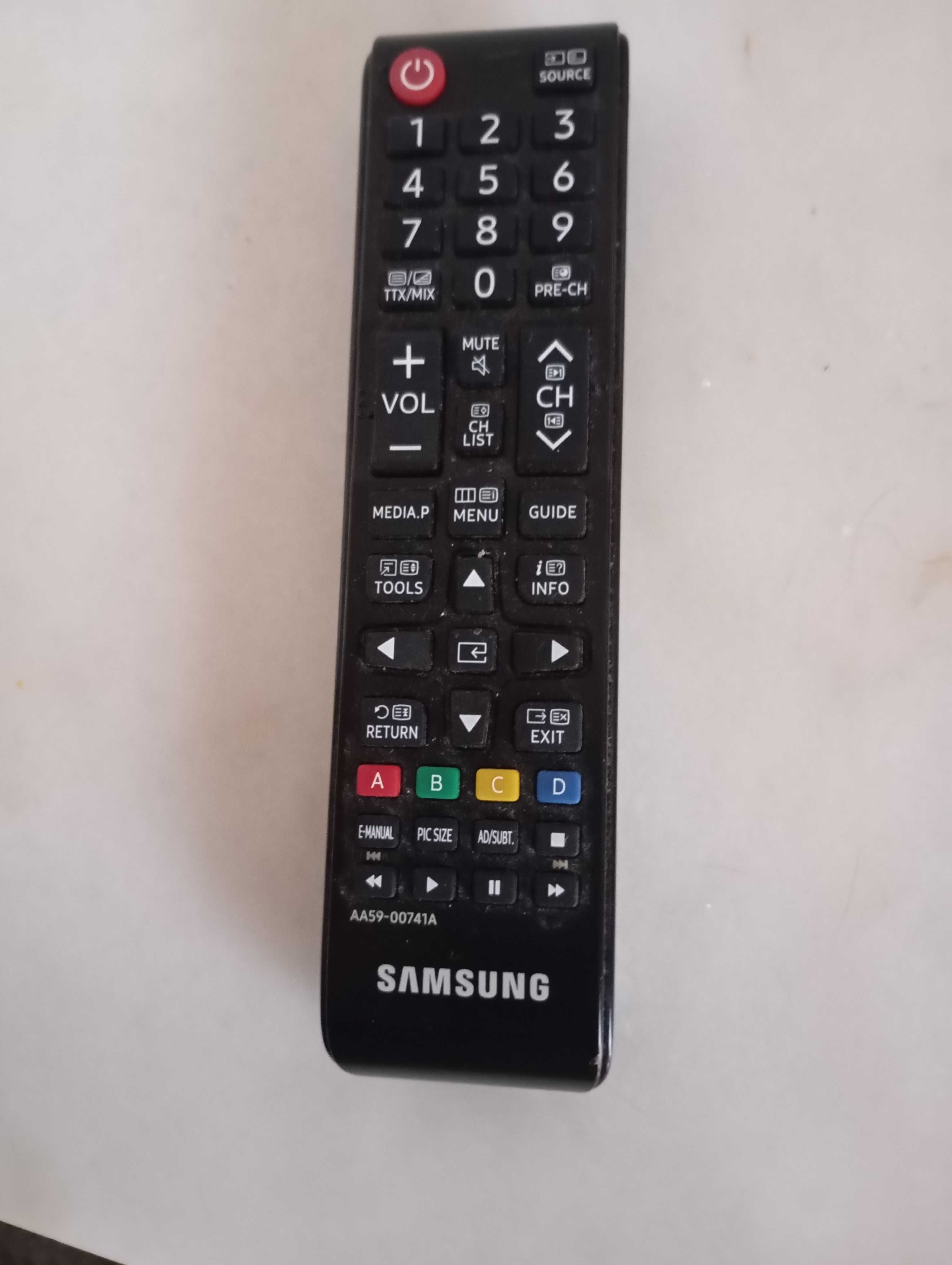 Televisão Samsung 32 polegadas com comando
