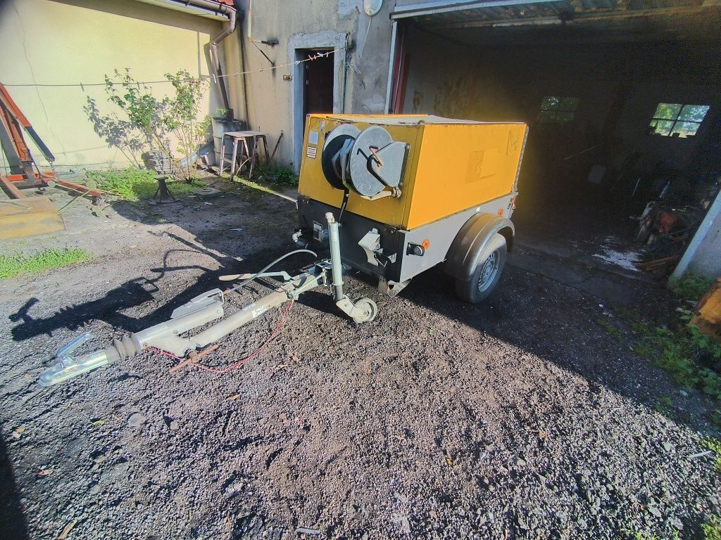 Kompresor śrubowy spalinowy Compair C38