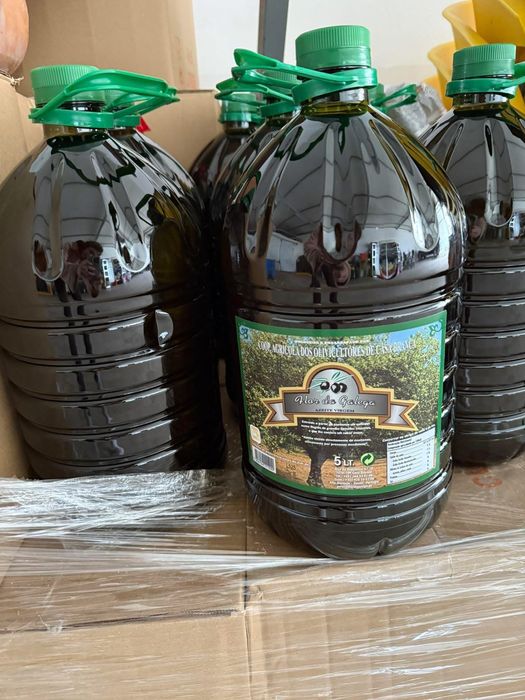 Azeite virgem da Cooperativa Agrícola dos olivicultores da Casa Branca